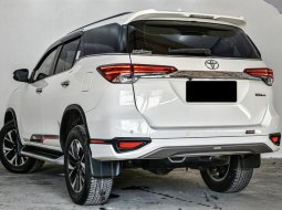 Jual Mobil Bekas Toyota Fortuner TRD 2018 di Depok 4