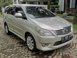 Dijual Mobil Bekas Toyota Kijang Innova V 2011 di DIY Yogyakarta 3