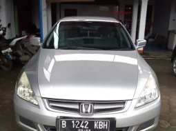Jual Mobil Bekas Honda Accord VTi 2004 di Bekasi 5