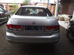 Jual Mobil Bekas Honda Accord VTi 2004 di Bekasi 4