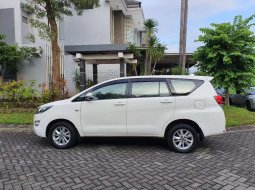 Mobil Toyota Kijang Innova 2017 2.0 G terbaik di Jawa Timur 10