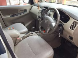 Jual cepat Toyota Kijang Innova 2.5 G 2012 di Jawa Timur 8