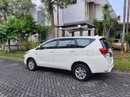 Mobil Toyota Kijang Innova 2017 2.0 G terbaik di Jawa Timur 9