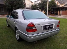 Mobil Mercedes-Benz C-Class 1997 230 terbaik di Banten 11