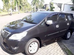 Jawa Timur, Toyota Kijang Innova 2.0 G 2012 kondisi terawat 3