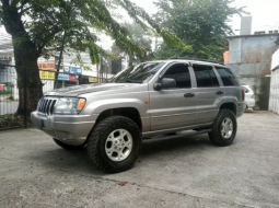 Dijual Cepat Jeep Grand Cherokee V8 5.7 Automatic 2000 di DKI Jakarta 1