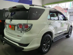 Dijual cepat Toyota Fortuner VNT G TRD 2014, Jawa Barat 5