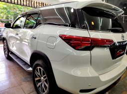 DKI Jakarta, Mobil bekas Toyota Fortuner 2.4 VRZ 2017 Putih Dijual 5