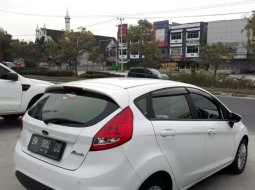 Dijual mobil bekas Ford Fiesta Trend, Riau  12