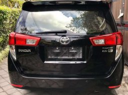 Dijual mobil bekas Toyota Kijang Innova V, Bali  9