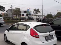 Dijual mobil bekas Ford Fiesta Trend, Riau  6