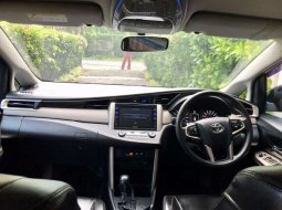 Dijual mobil bekas Toyota Kijang Innova V, Bali  5