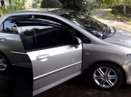 Jual Honda City VTEC 2006 harga murah di Jawa Timur 2