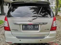Jual Mobil Bekas Toyota Kijang Innova 2.5 V 2011 di DIY Yogyakarta 2