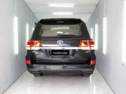 Jual Mobil Bekas Toyota Land Cruiser V8 D-4D 4.5 Automatic 2018 di Jawa Barat 5
