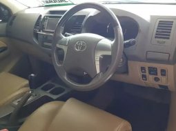 Dijual cepat Toyota Fortuner G Luxury AT 2013, Bekasi 4