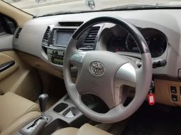 Jual mobil Toyota Fortuner G Luxury AT 2014, Bekasi  3