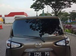 Bekasi, Dijual cepat Toyota Sienta V AT 2017 terbaik 7