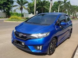 Jual Mobil Bekas Honda Jazz RS 2017 di Jawa Barat 4