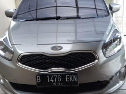 Mobil Kia Carens 2013 LX terbaik di Jawa Timur 3