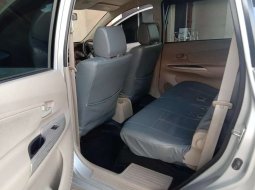 Jawa Timur, jual mobil Daihatsu Xenia M 2014 dengan harga terjangkau 6