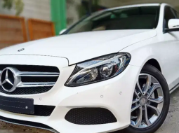 Jual Mobil Bekas Mercedes-Benz C-Class C200 2017 di DKI Jakarta 1