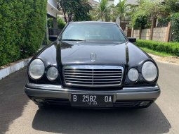 Banten, jual mobil Mercedes-Benz E-Class E 320 1997 dengan harga terjangkau 13