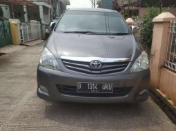 Mobil Toyota Kijang Innova 2011 E 2.0 terbaik di DKI Jakarta 5