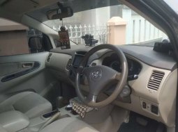 Mobil Toyota Kijang Innova 2011 E 2.0 terbaik di DKI Jakarta 2