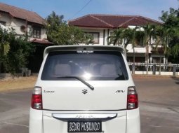 Dijual Cepat Suzuki APV SGX Luxury MT 2016 di DKI Jakarta 1