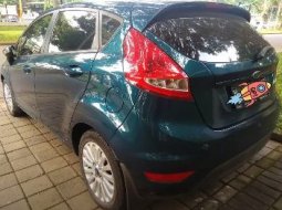 Dijual Mobil Ford Fiesta Trend 2010 di Jawa Tengah 8