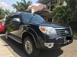 Dijual mobil Ford Everest XLT MT 2011 Istimewa, Jawa Timur 4