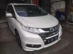 Dijual Mobil Honda Odyssey Prestige 2.4 AT 2015 di Bekasi 2