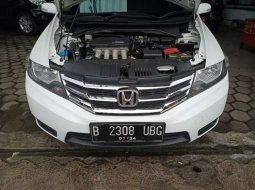 Jawa Barat, Honda City E 2013 kondisi terawat 4