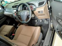 Dijual Mobil Daihatsu Xenia X MT 2016 di Bekasi 4