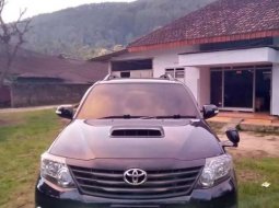 Jual mobil Toyota Fortuner G 2014 bekas, Jawa Timur 4