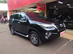 Dijual mobil Toyota Fortuner VRZ 2016 bekas, DKI Jakarta 2