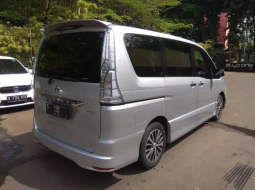 Dijual Cepat Mobil Nissan Serena Highway Star 2015 di Bekasi 1