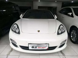 Mobil Porsche Panamera 2012 dijual, Jawa Timur 8