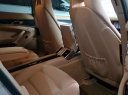 Mobil Porsche Panamera 2012 dijual, Jawa Timur 7