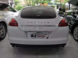 Mobil Porsche Panamera 2012 dijual, Jawa Timur 3