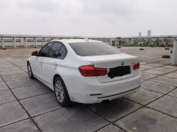 Dijual cepat BMW 3 Series 320i 2016 bekas, DKI Jakarta 4