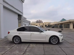 Dijual cepat BMW 3 Series 320i 2016 bekas, DKI Jakarta 3