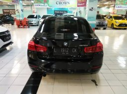 Dijual Cepat BMW 3 Series 320i AT 2016 di Jawa Timur 3
