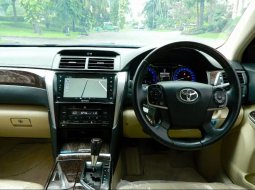 Jual Mobil Bekas Toyota Camry V 2015 di Jawa Timur 5