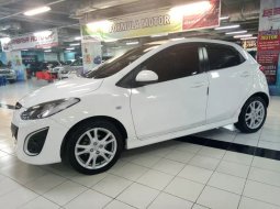 Dijual cepat Mazda 2 R MT 2012, Jawa Timur 3