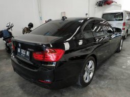 Dijual cepat BMW 3 Series 320i 2013 terbaik, DIY Yogyakarta 2