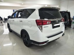 Jawa Timur, jual mobil Toyota Venturer 2017 dengan harga terjangkau 1