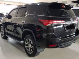 Jual Mobil Bekas Toyota Fortuner VRZ AT 2017 di Bekasi 5