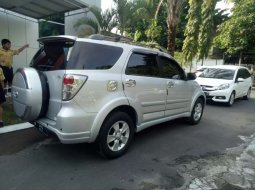Jawa Timur, jual mobil Toyota Rush G 2011 dengan harga terjangkau 5